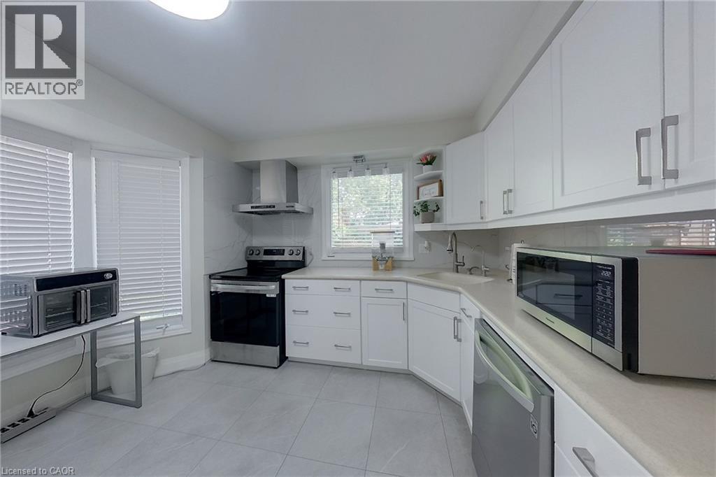 205 JANEFIELD Avenue - Image 5