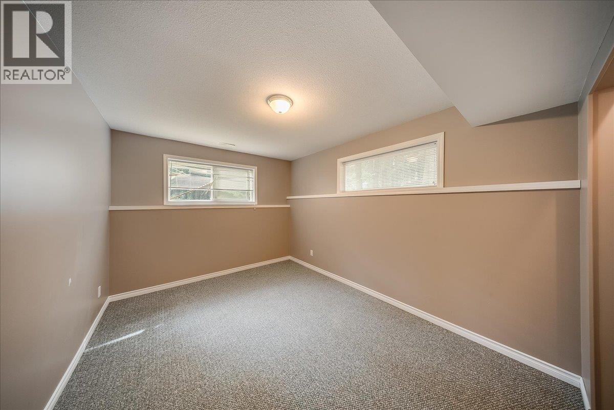 1325 Forest Road - 47