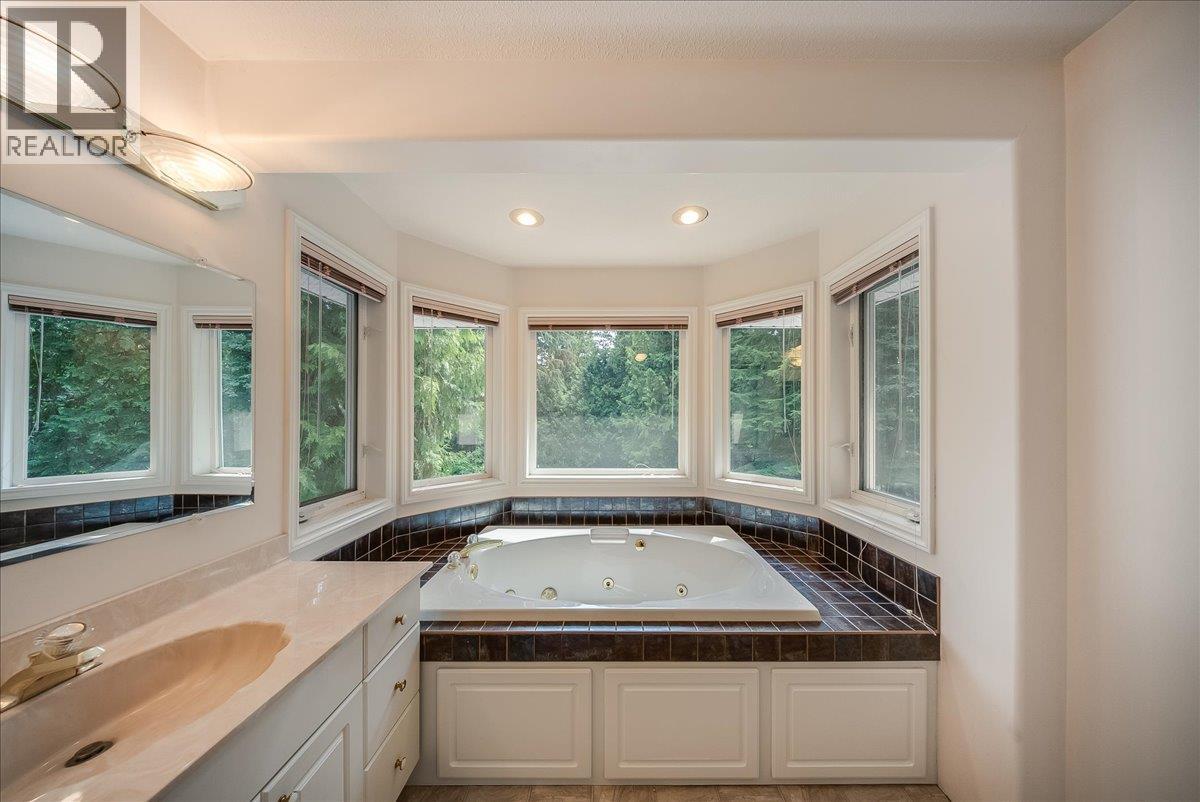 1325 Forest Road - 44