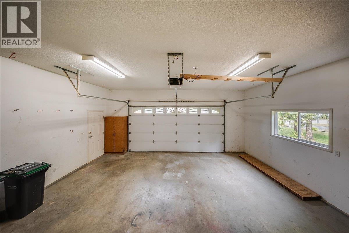 1325 Forest Road - 33