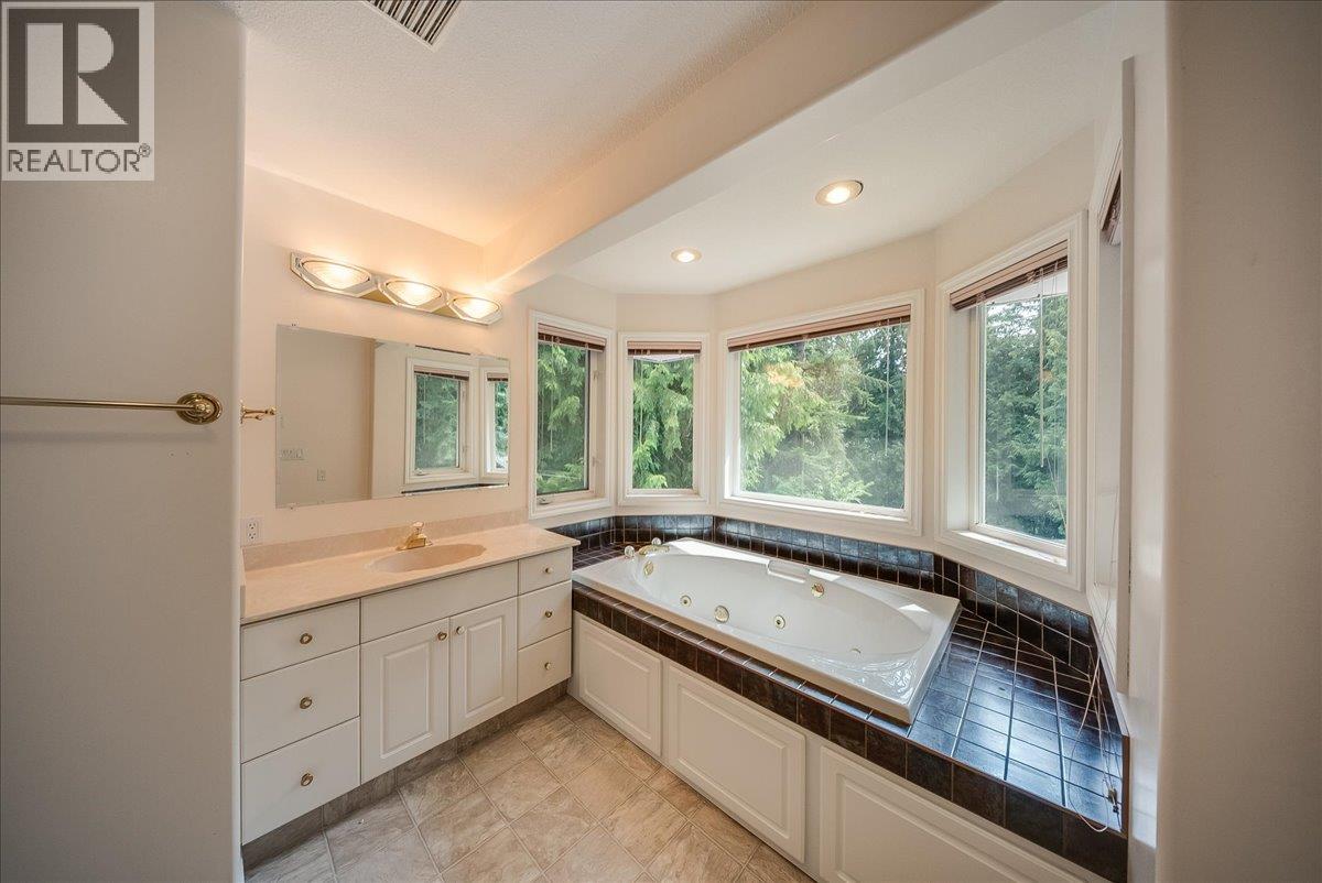 1325 Forest Road - 43