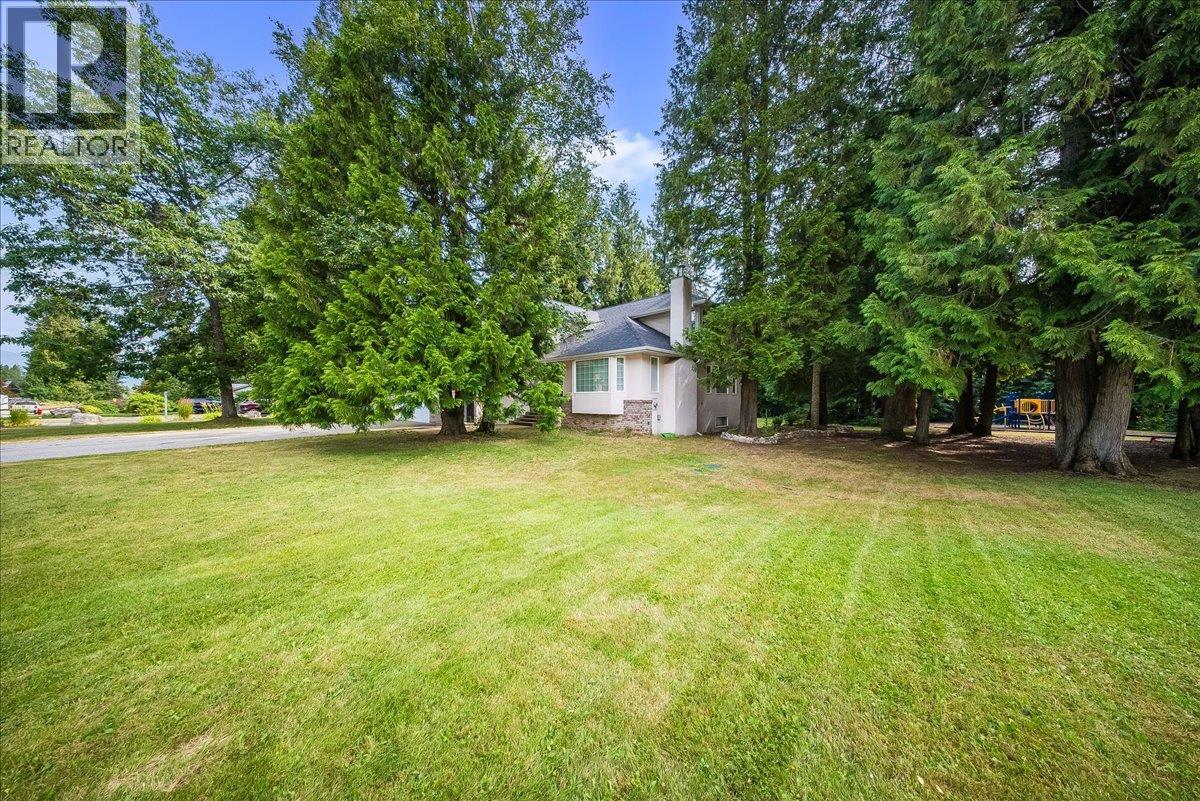1325 Forest Road, Castlegar — photo 3