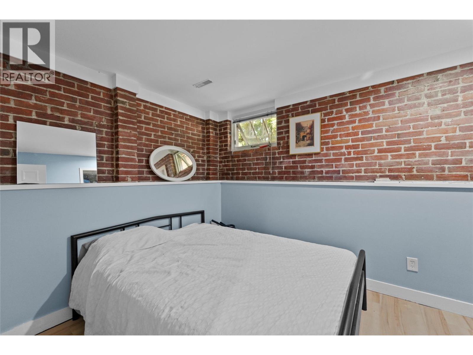 179 Battle St W Street - 31