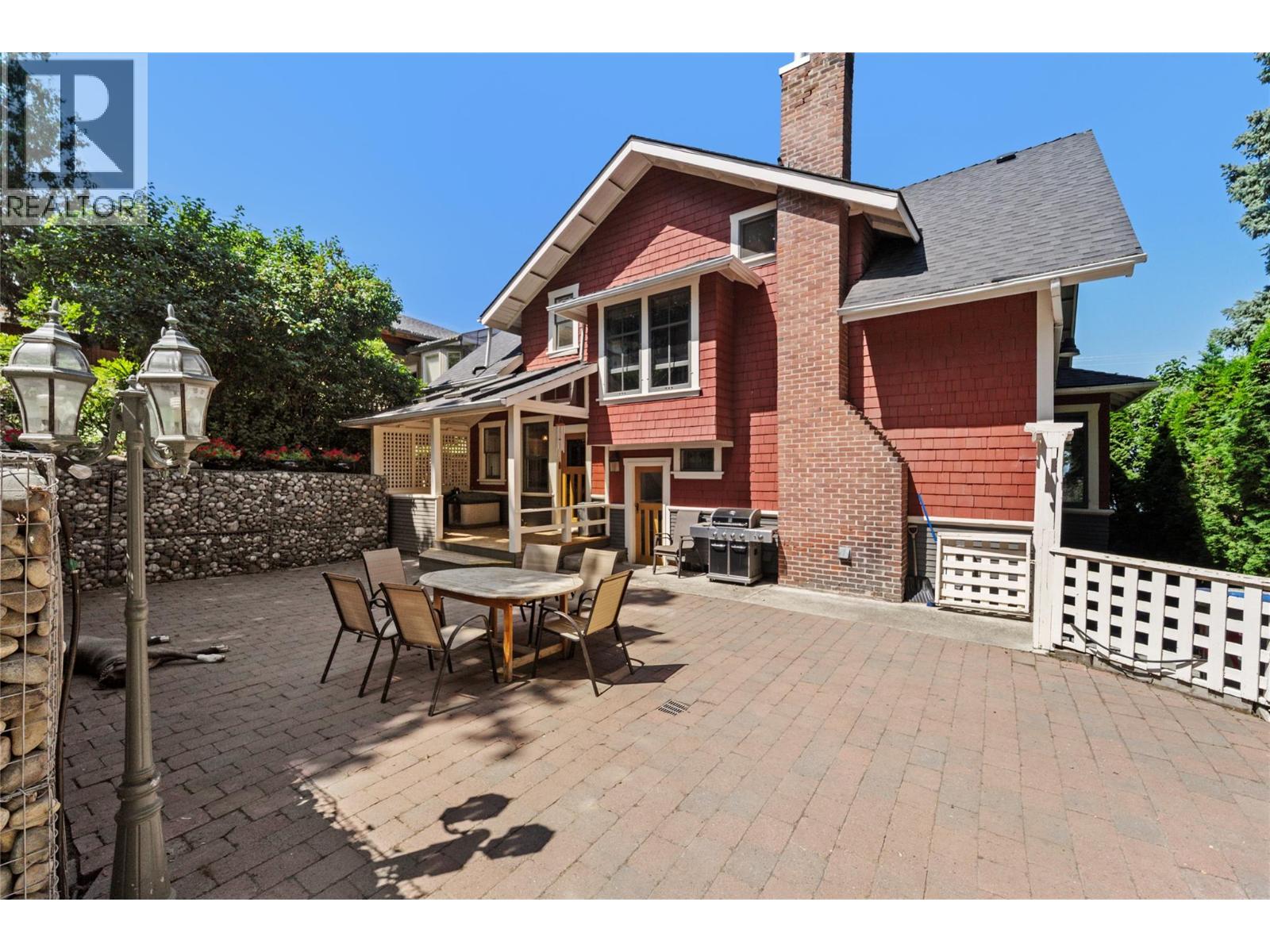 179 Battle St W Street - 38
