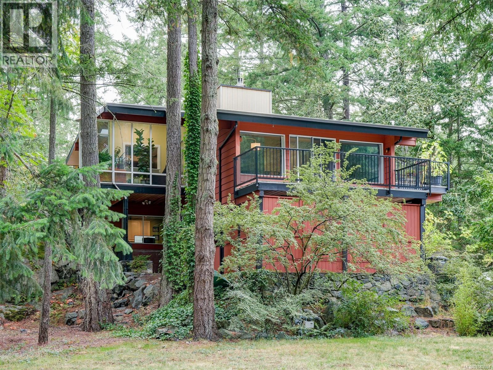 4482 Emily Carr Dr - 1