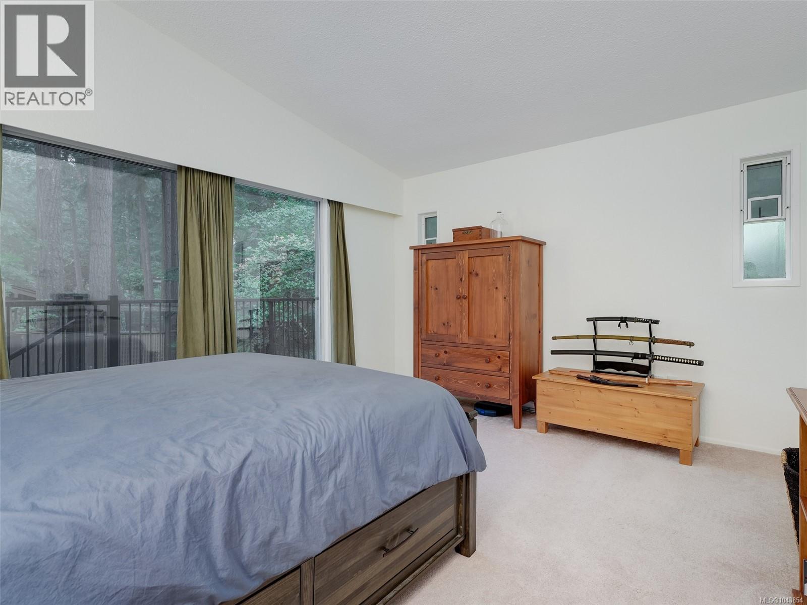 4482 Emily Carr Dr - 11