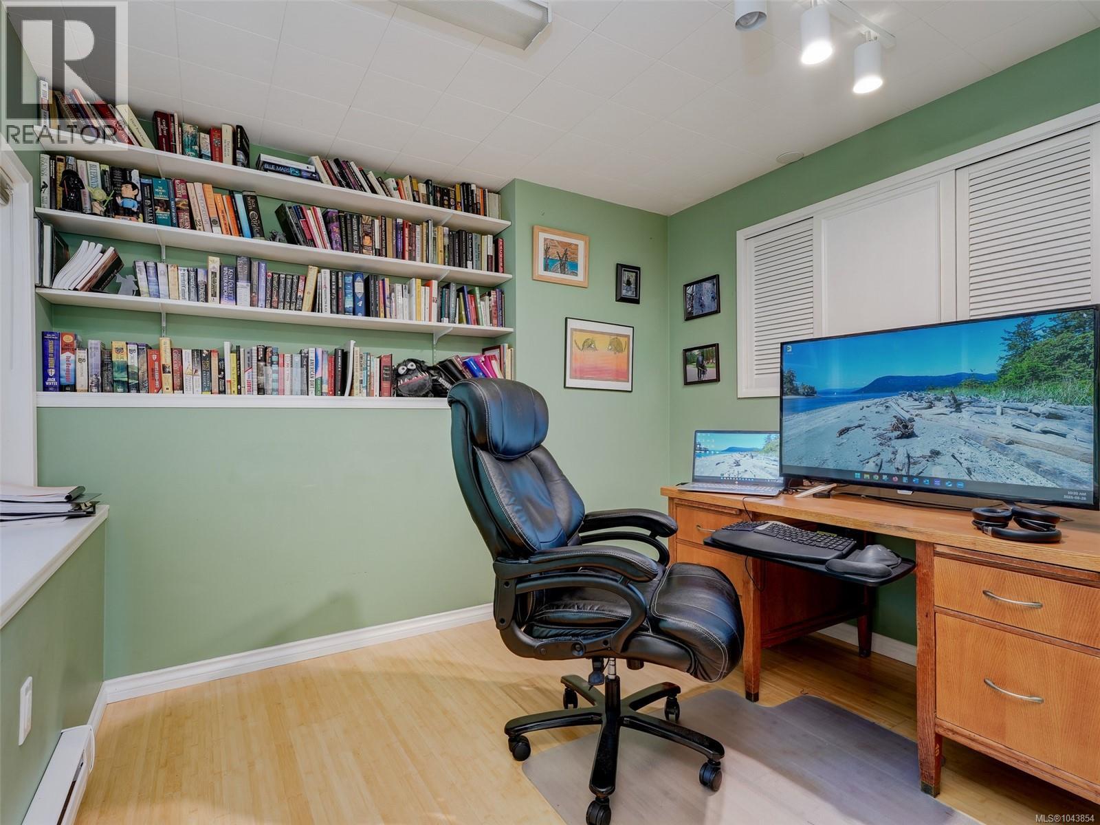 4482 Emily Carr Dr - 19