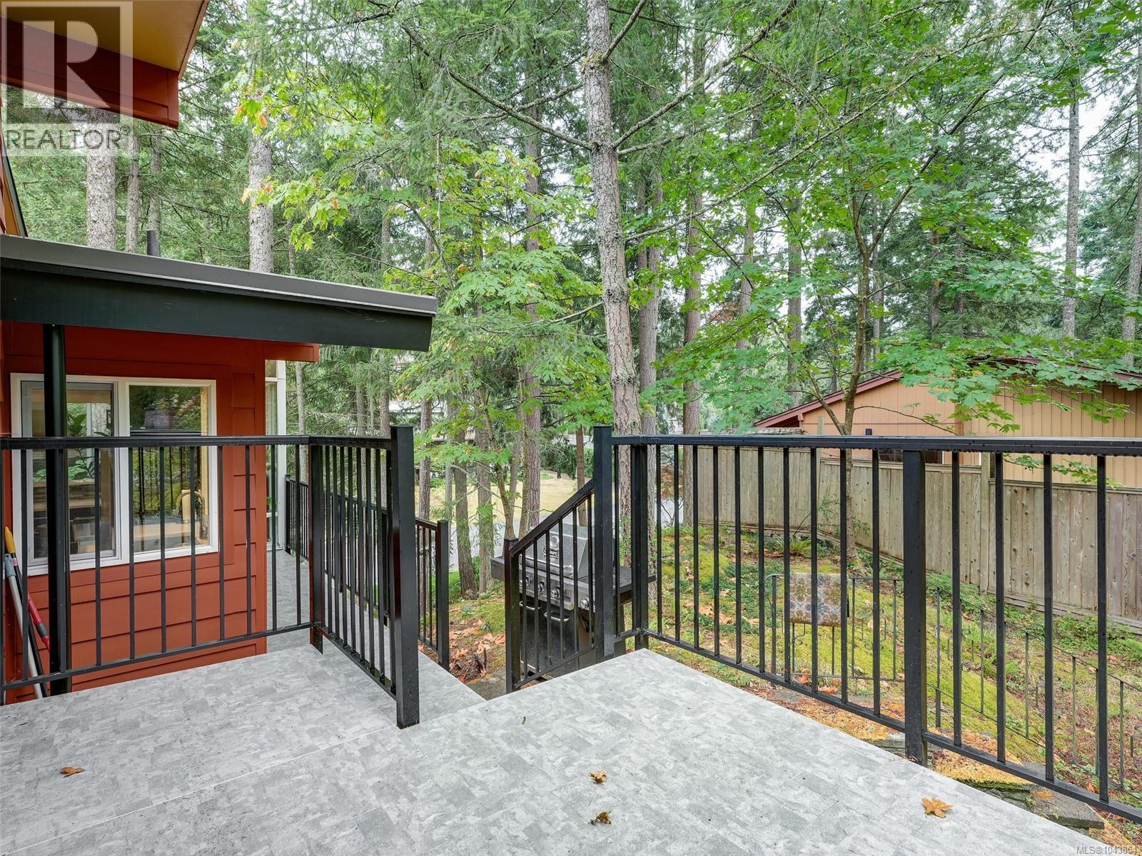 4482 Emily Carr Dr - 22