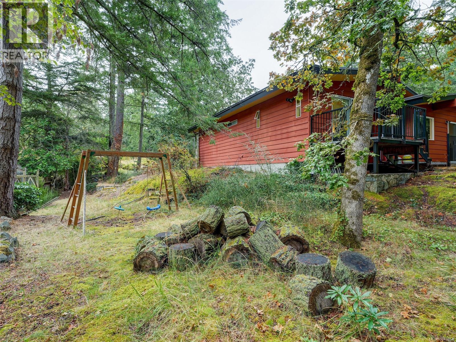 4482 Emily Carr Dr - 25