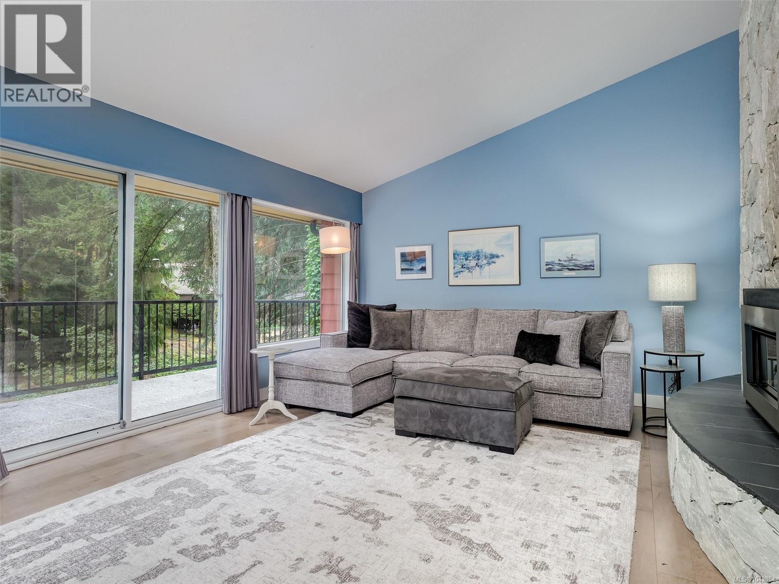 4482 Emily Carr Dr - 3