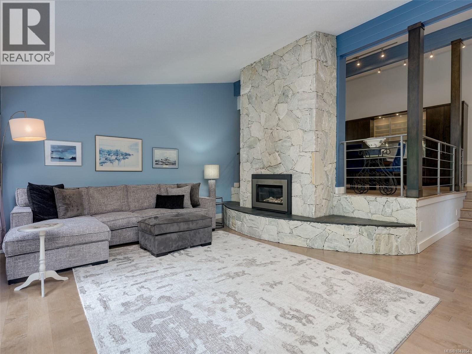 4482 Emily Carr Dr - 4