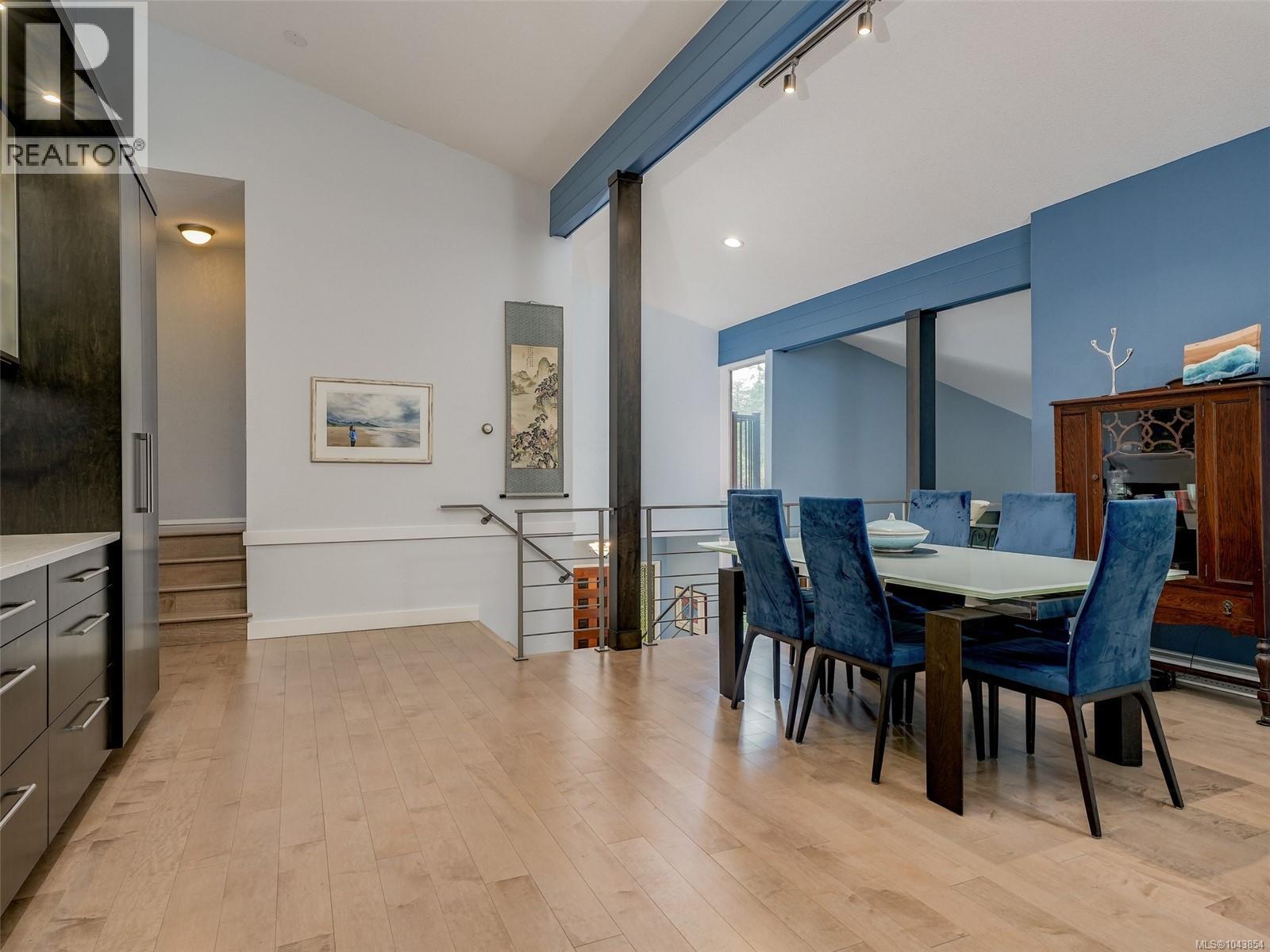 4482 Emily Carr Dr - 6