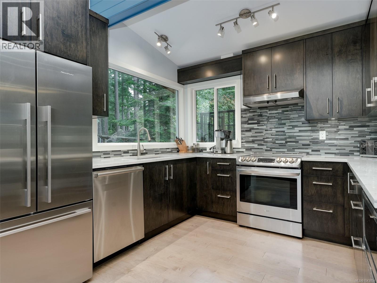 4482 Emily Carr Dr - 7
