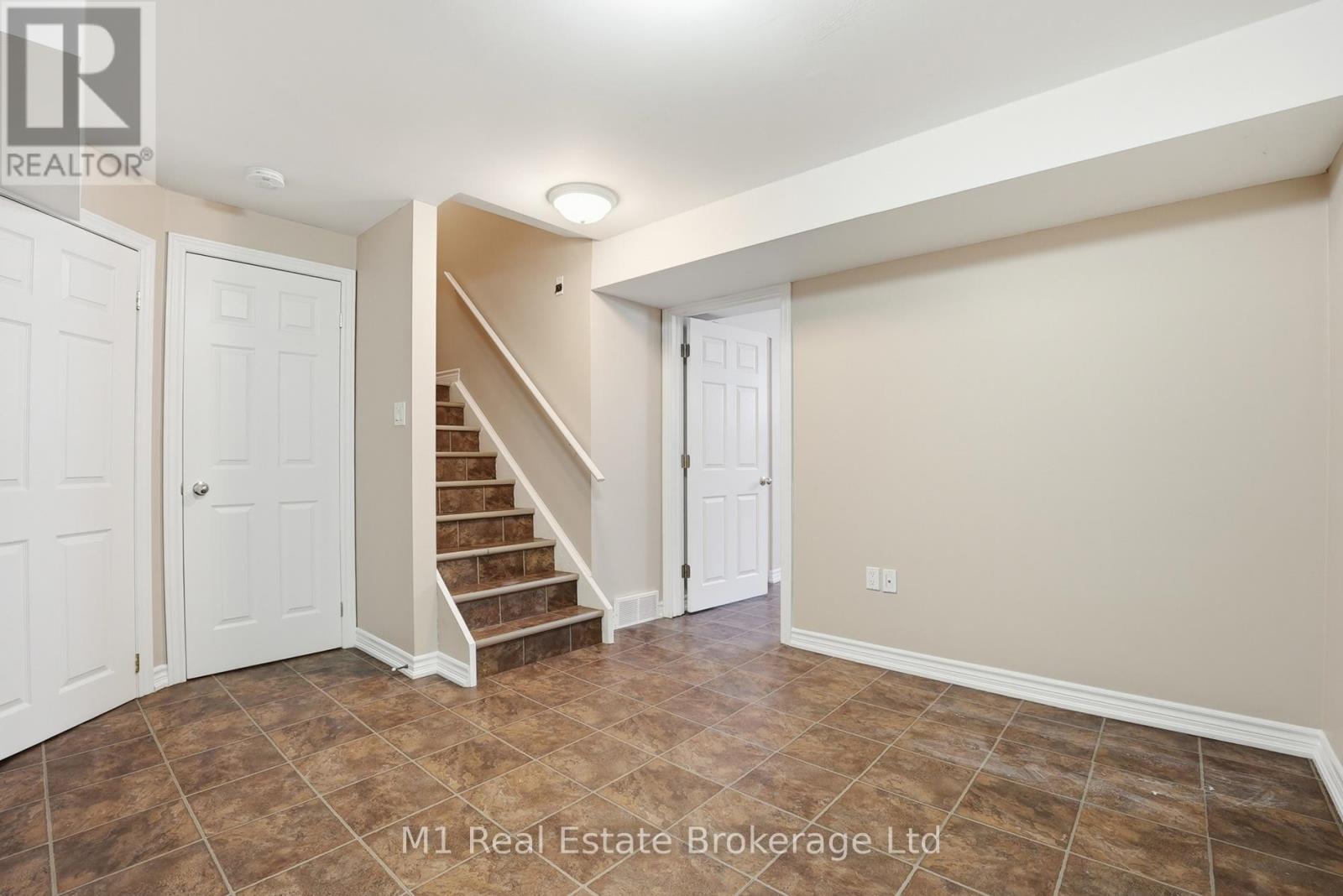 8 RALSTON DRIVE - 25