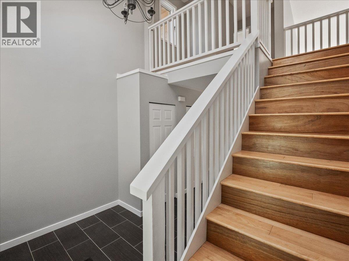 6172 SLOCAN RIVER Road - 37