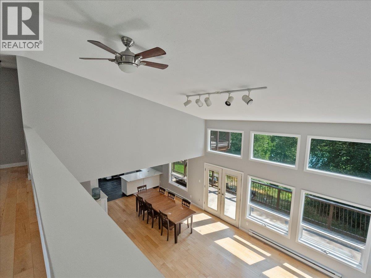 6172 SLOCAN RIVER Road - 40