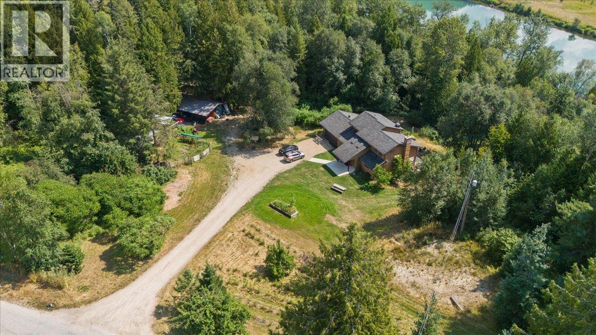 6172 SLOCAN RIVER Road - 4