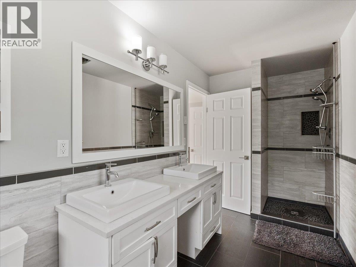 6172 SLOCAN RIVER Road - 45