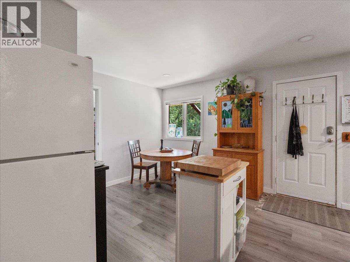 6172 SLOCAN RIVER Road - 62