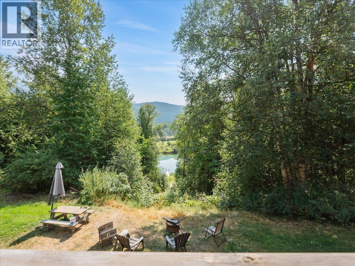 6172 SLOCAN RIVER Road - 68