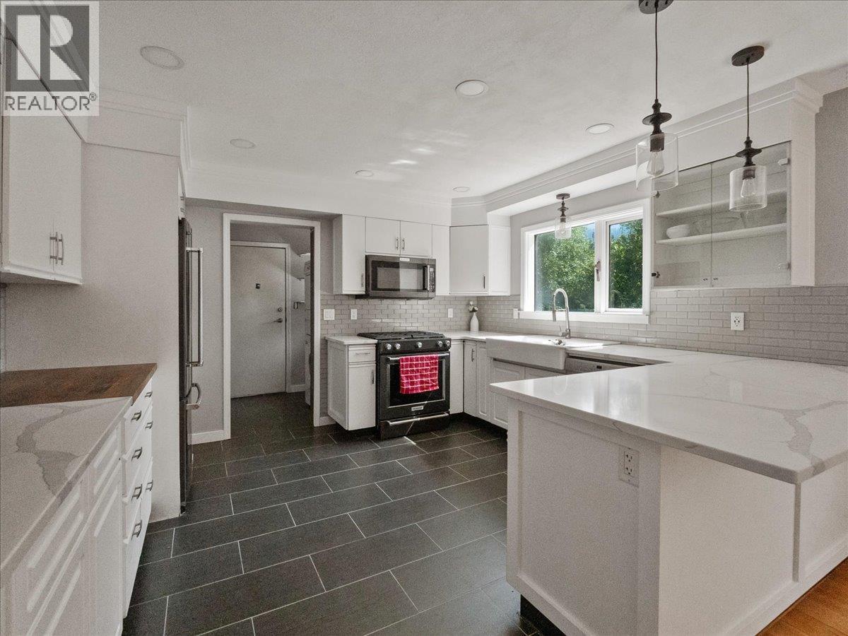 6172 SLOCAN RIVER Road - 25