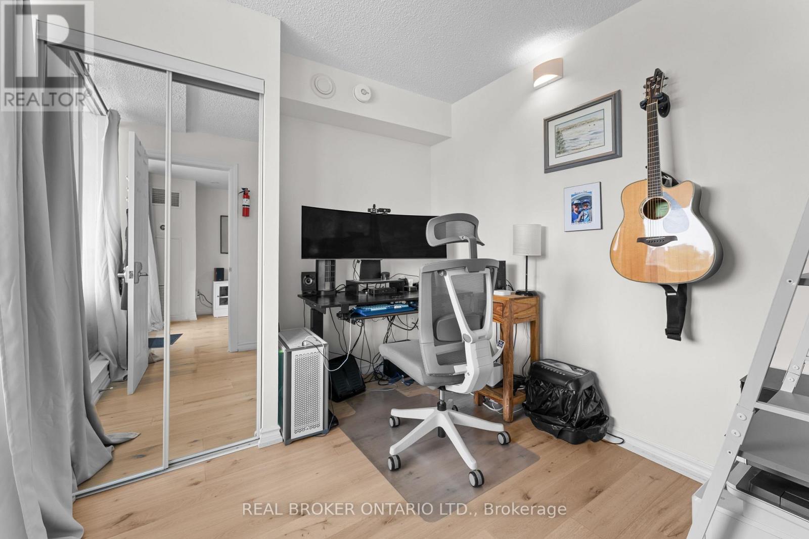 #502 99 CAMERON STREET - 16