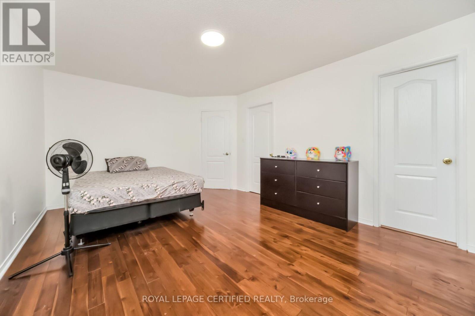 42 TRUMPET VALLEY BOULEVARD - 16