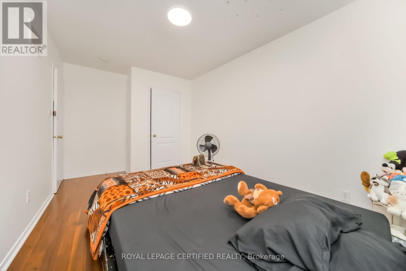 42 TRUMPET VALLEY BOULEVARD - 18