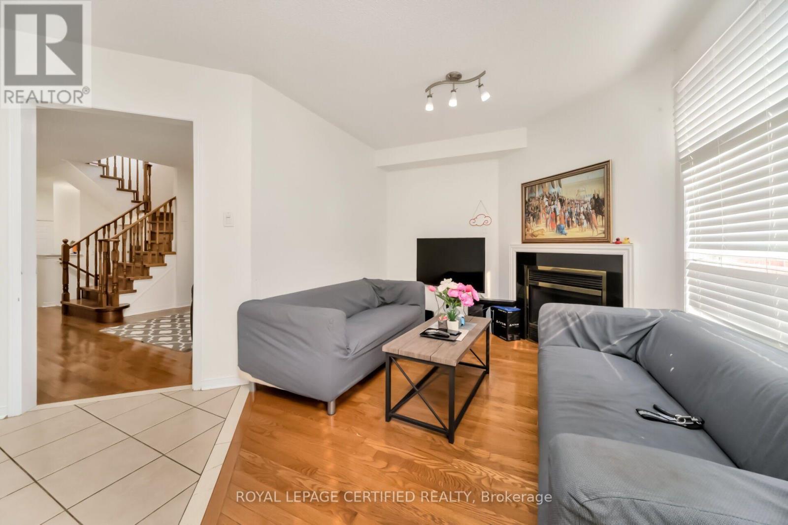 42 TRUMPET VALLEY BOULEVARD - 10