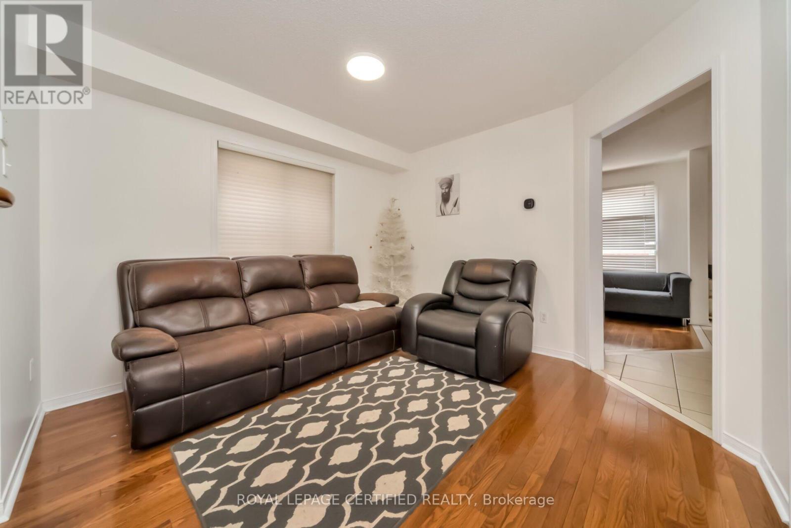 42 TRUMPET VALLEY BOULEVARD - 4
