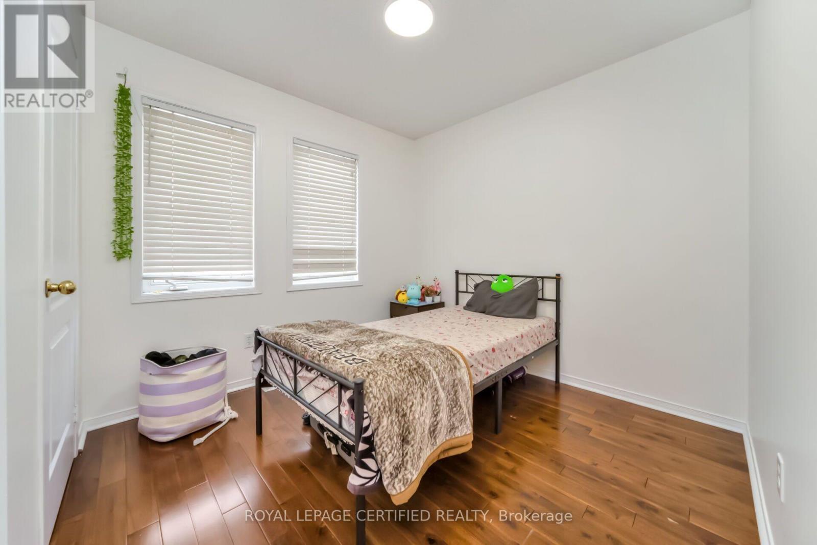 42 TRUMPET VALLEY BOULEVARD - 19