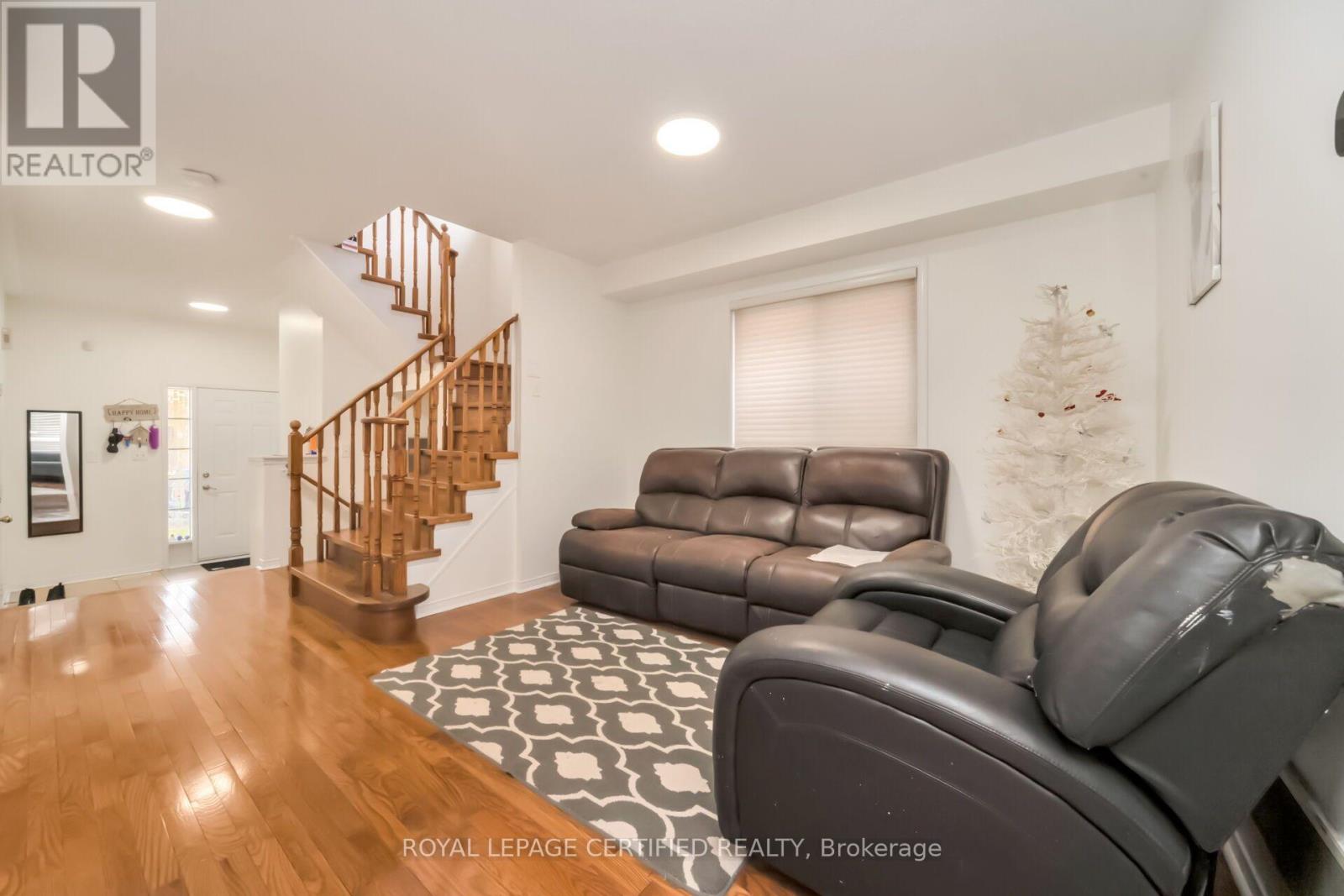 42 TRUMPET VALLEY BOULEVARD - 5