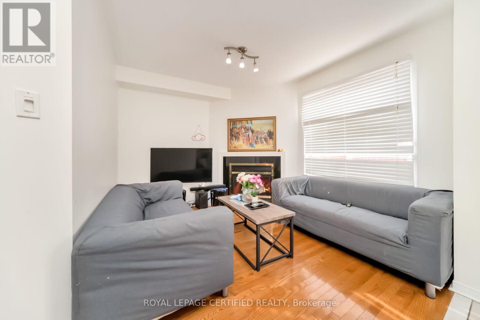 42 TRUMPET VALLEY BOULEVARD - 9