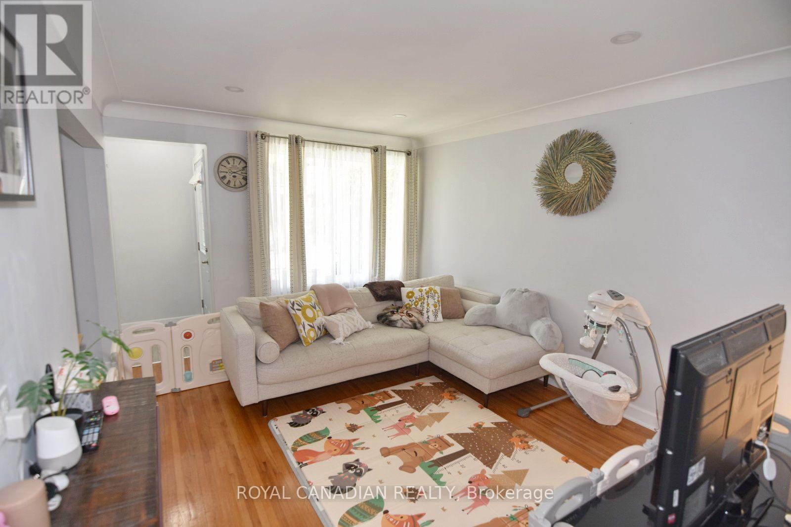 1635 ELSMERE AVENUE - 17