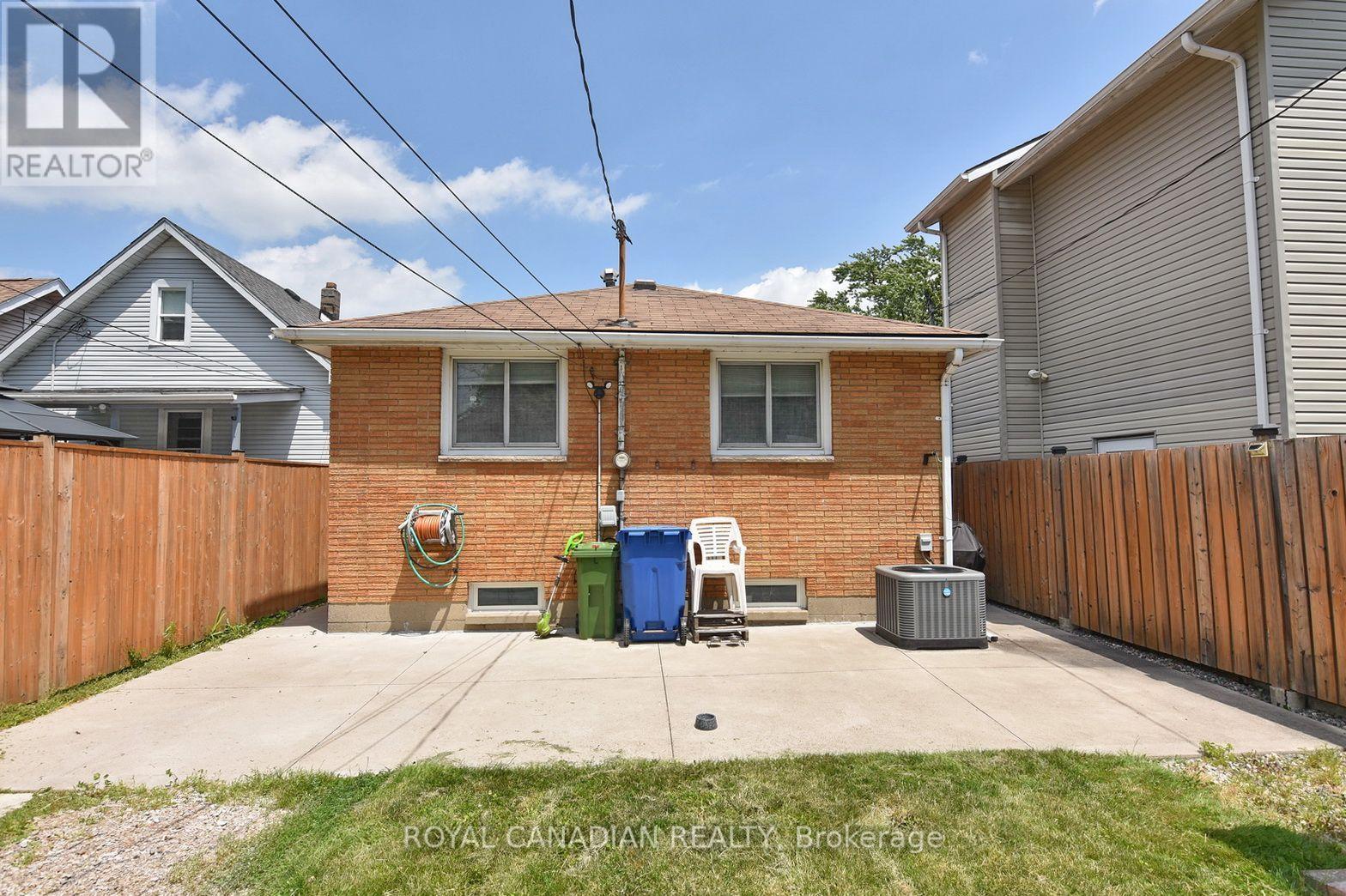 1635 ELSMERE AVENUE - 42