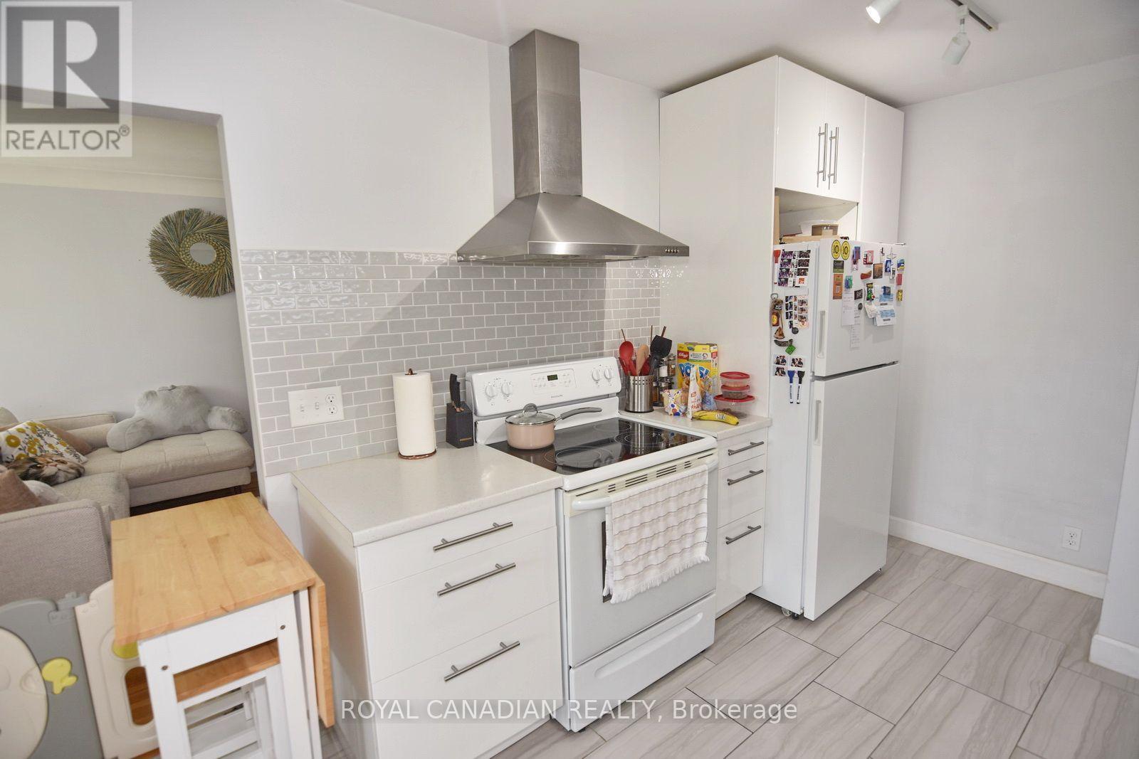 1635 ELSMERE AVENUE - 10