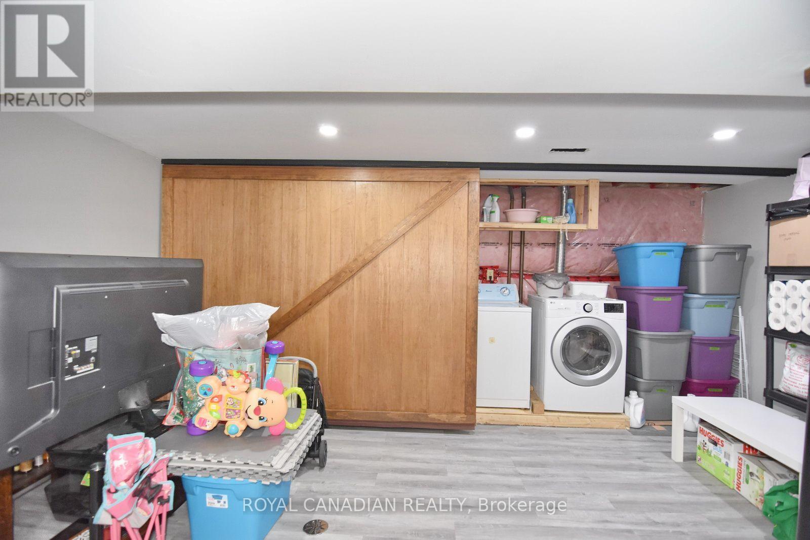1635 ELSMERE AVENUE - 32