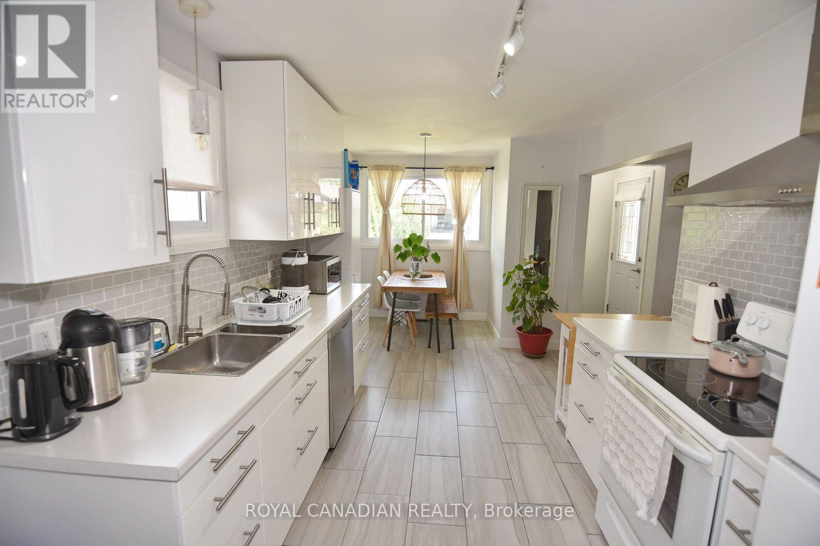 1635 ELSMERE AVENUE - 11