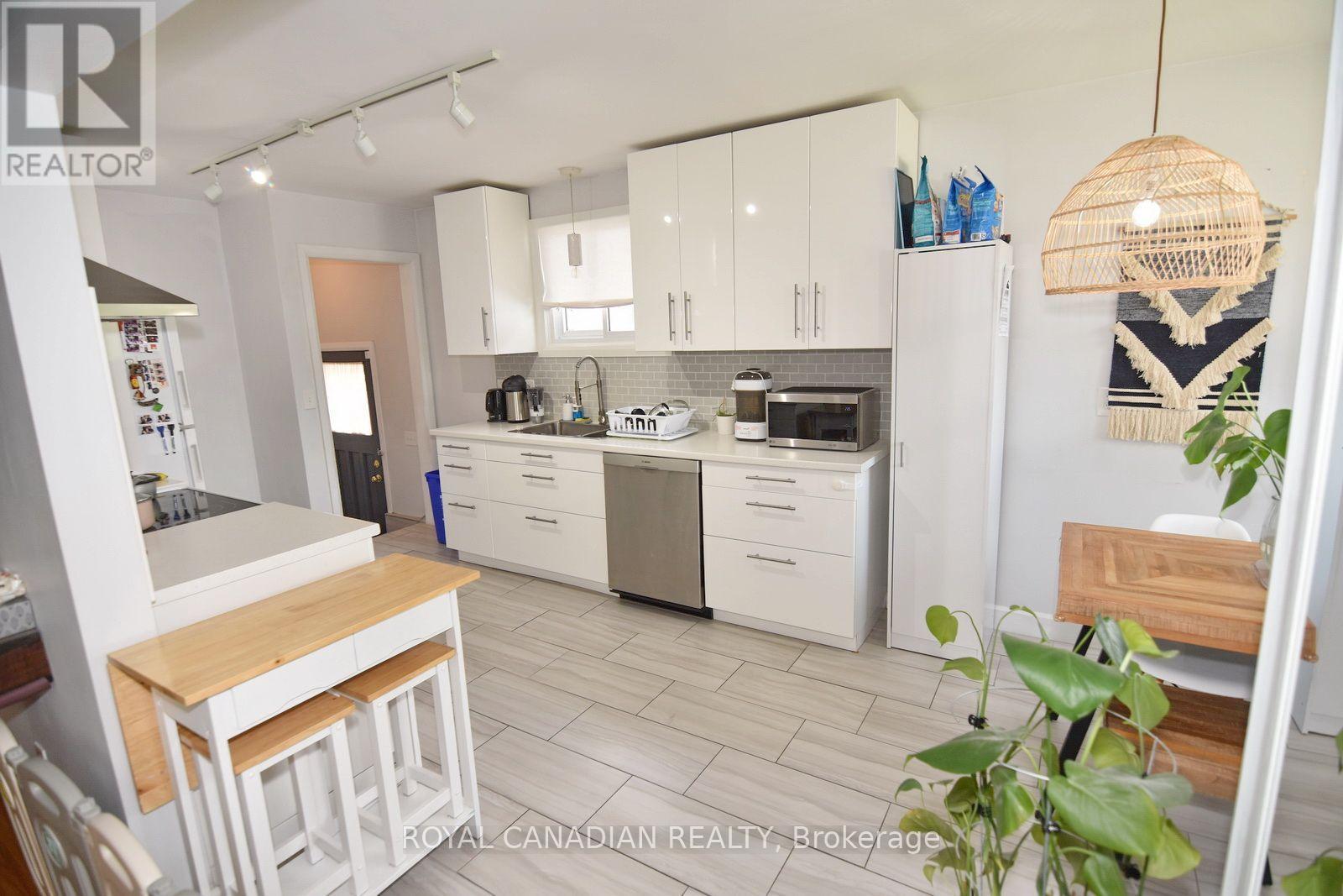1635 ELSMERE AVENUE - 8