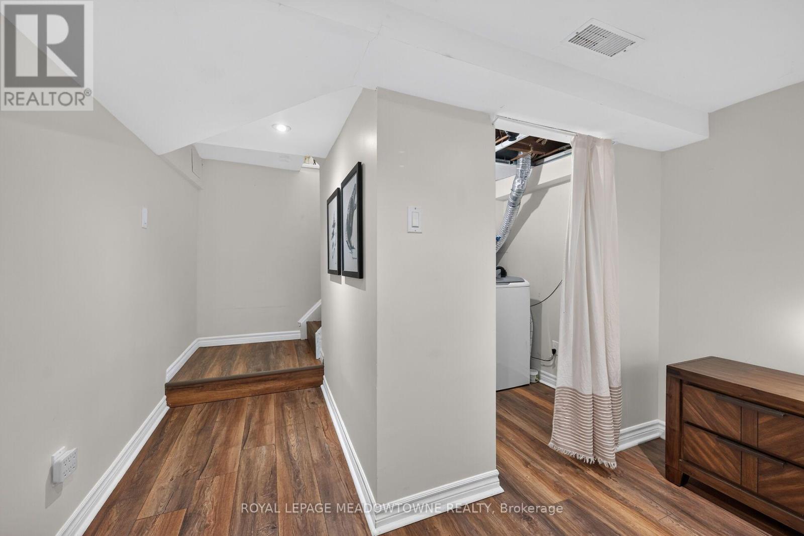 11 STIRTON AVENUE - 36