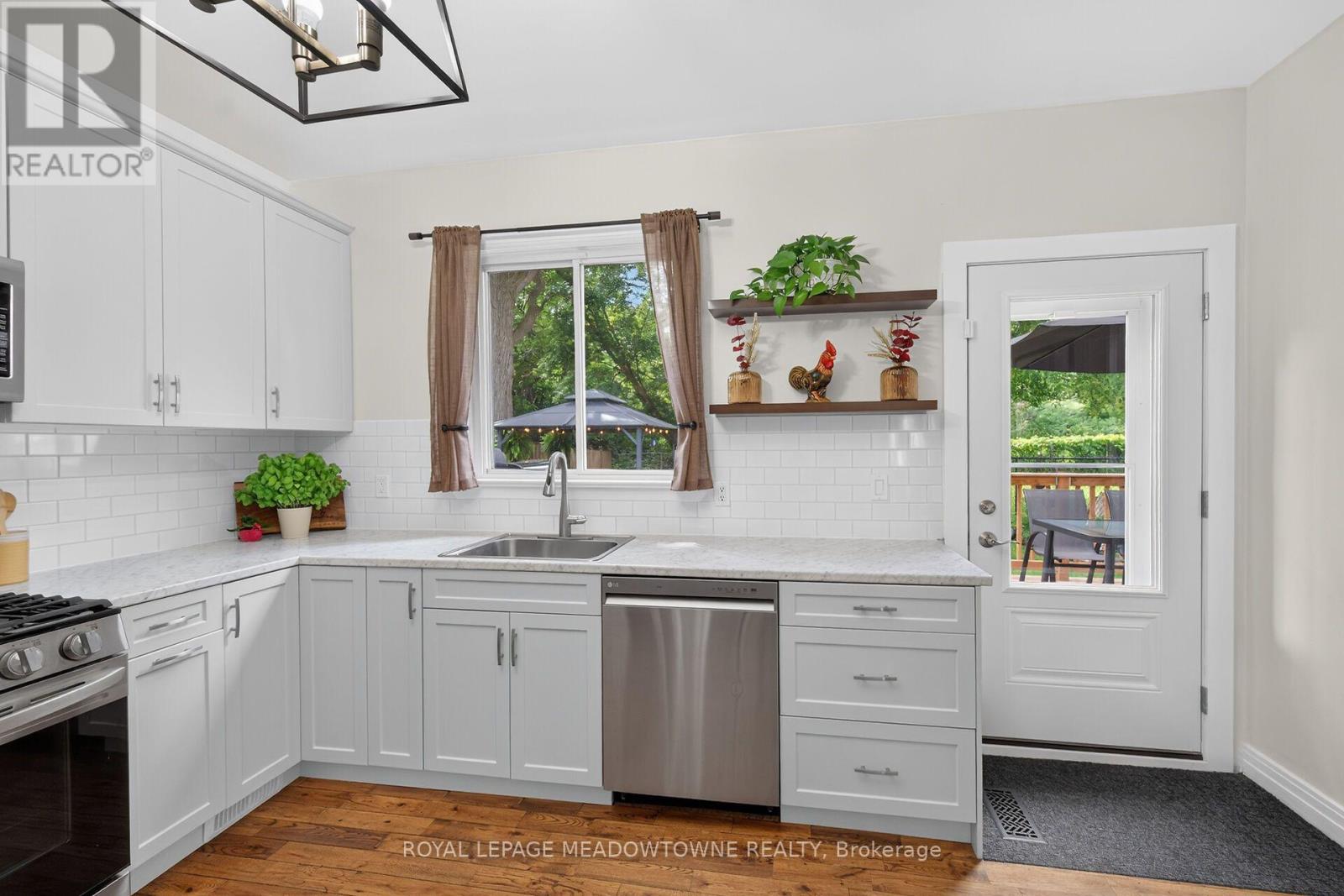 11 STIRTON AVENUE - 23