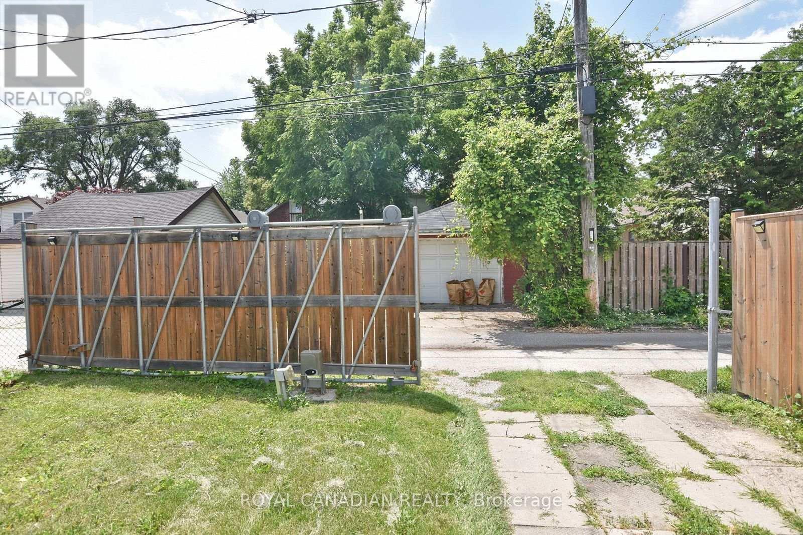 1635 ELSMERE AVENUE - 45