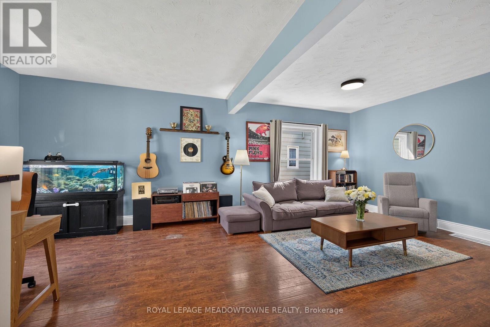 11 STIRTON AVENUE - 7