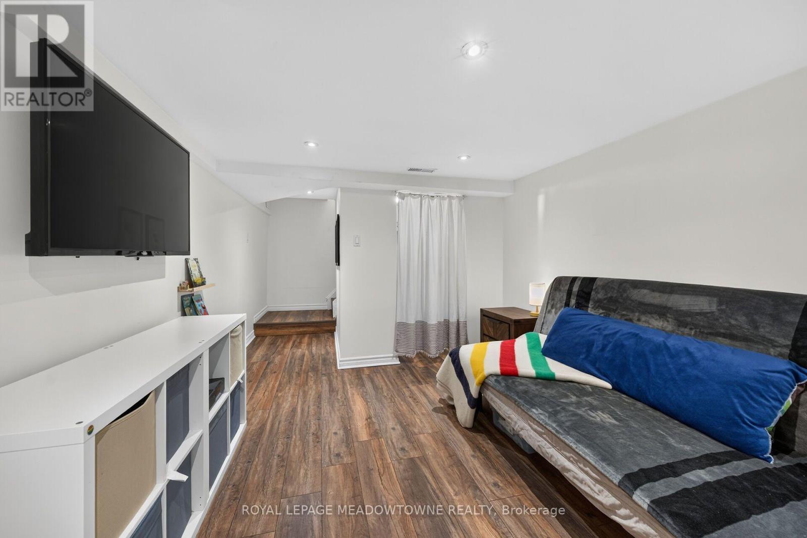 11 STIRTON AVENUE - 35