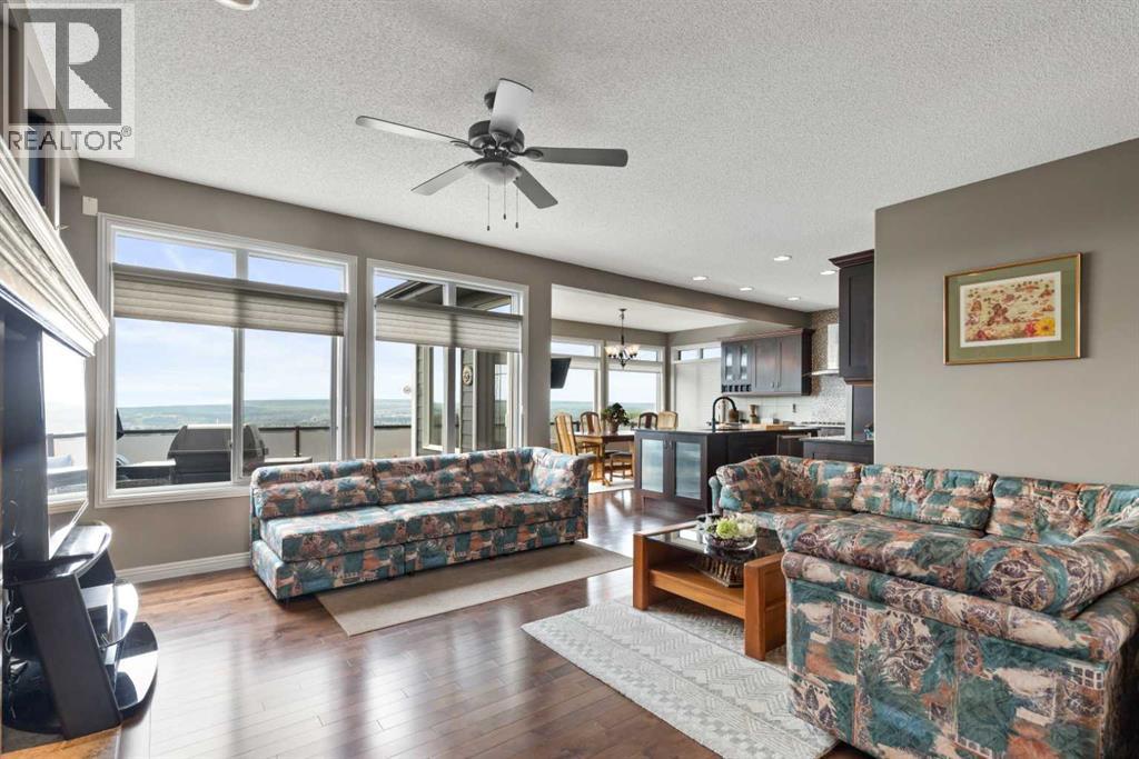 159 Sunset View, Cochrane