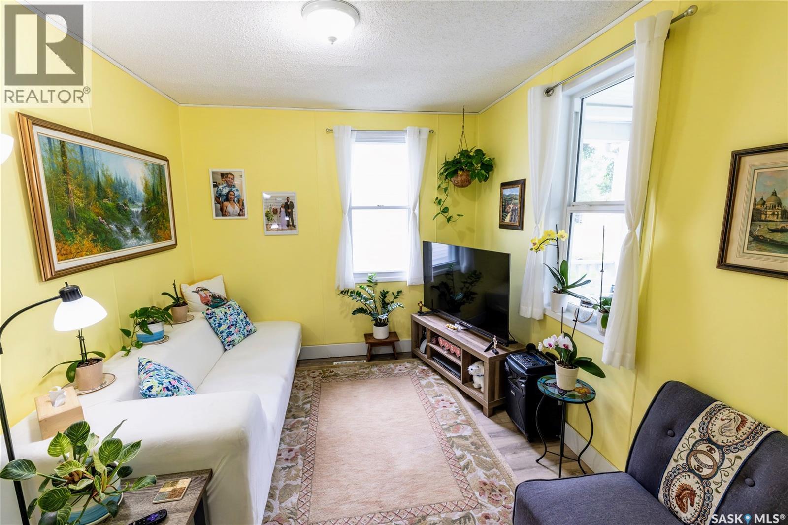 405 Saskatchewan STREET - 12