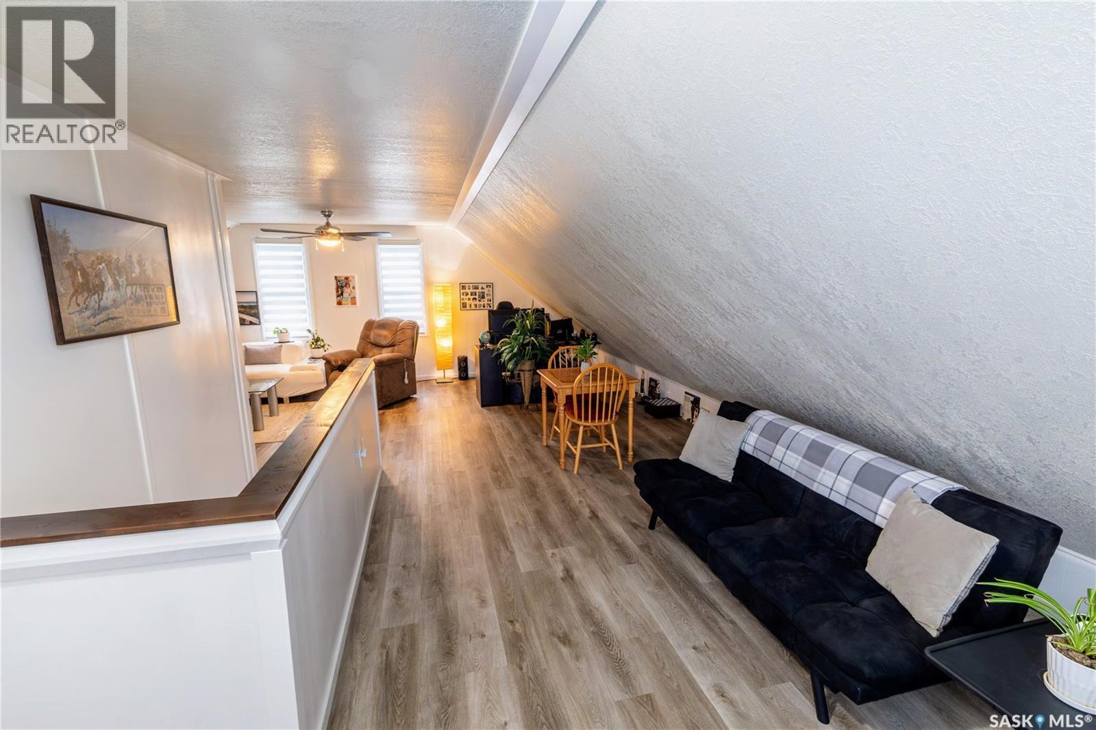 405 Saskatchewan STREET - 25
