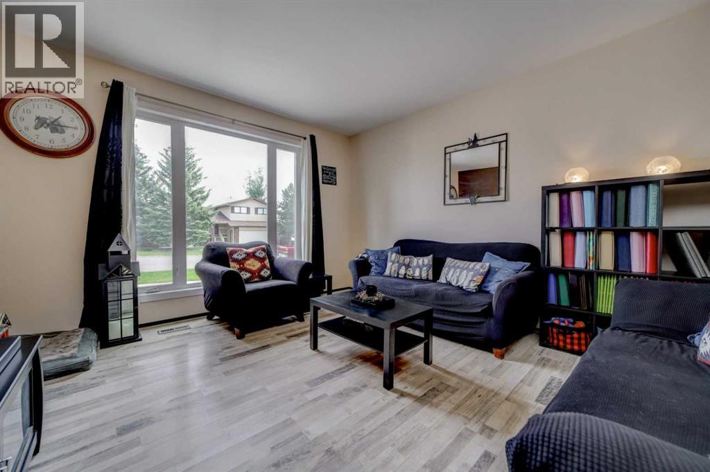 844 Foothills Avenue - 6