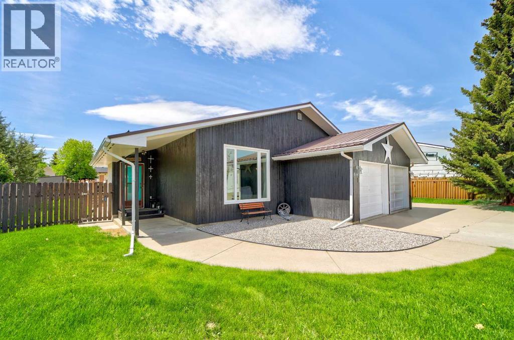844 Foothills Avenue - 2