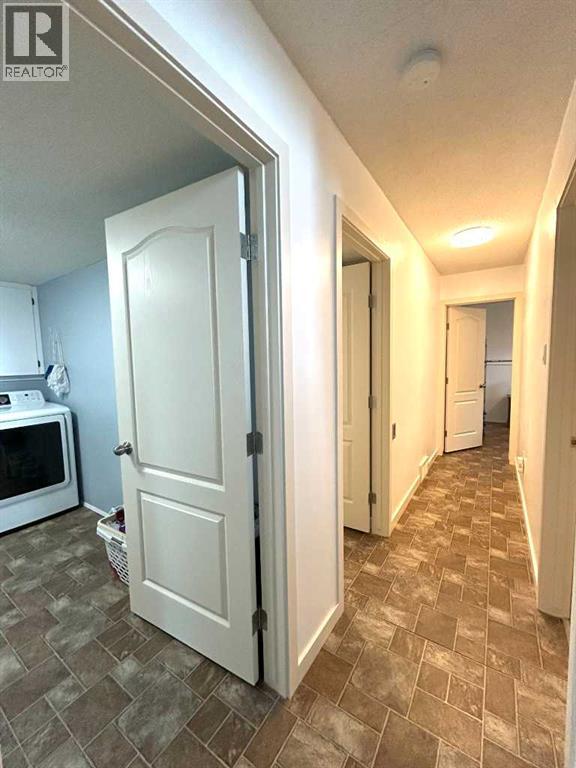 53 Carswell Road SE - 38